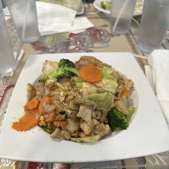 New Thai Cuisine - Pad See Ew - Thai Near Me - Merced, California New Thai Cuisine - Pad See Ew - Thai Near Me - Merced, California
