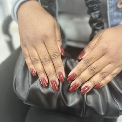 Platinum Nail Bar