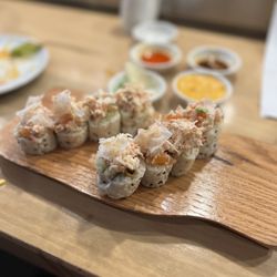 Tobiuo Sushi & Bar - Elvis Roll