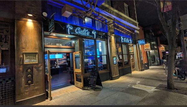 Cali's Sports Bar & Kitchen by null