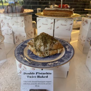 Vavin Dessert Bar - Pistachio croissant - Bakeries Near Me - Honolulu, Hawaii Vavin Dessert Bar - Pistachio croissant - Bakeries Near Me - Honolulu, Hawaii
