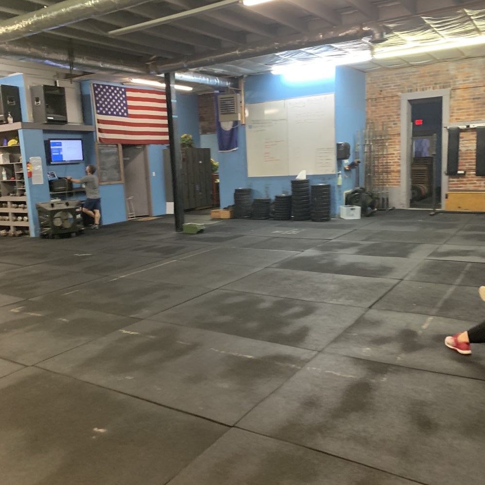 CrossFit Norfolk - Interval Training Gyms Near Me - Norfolk, Virginia