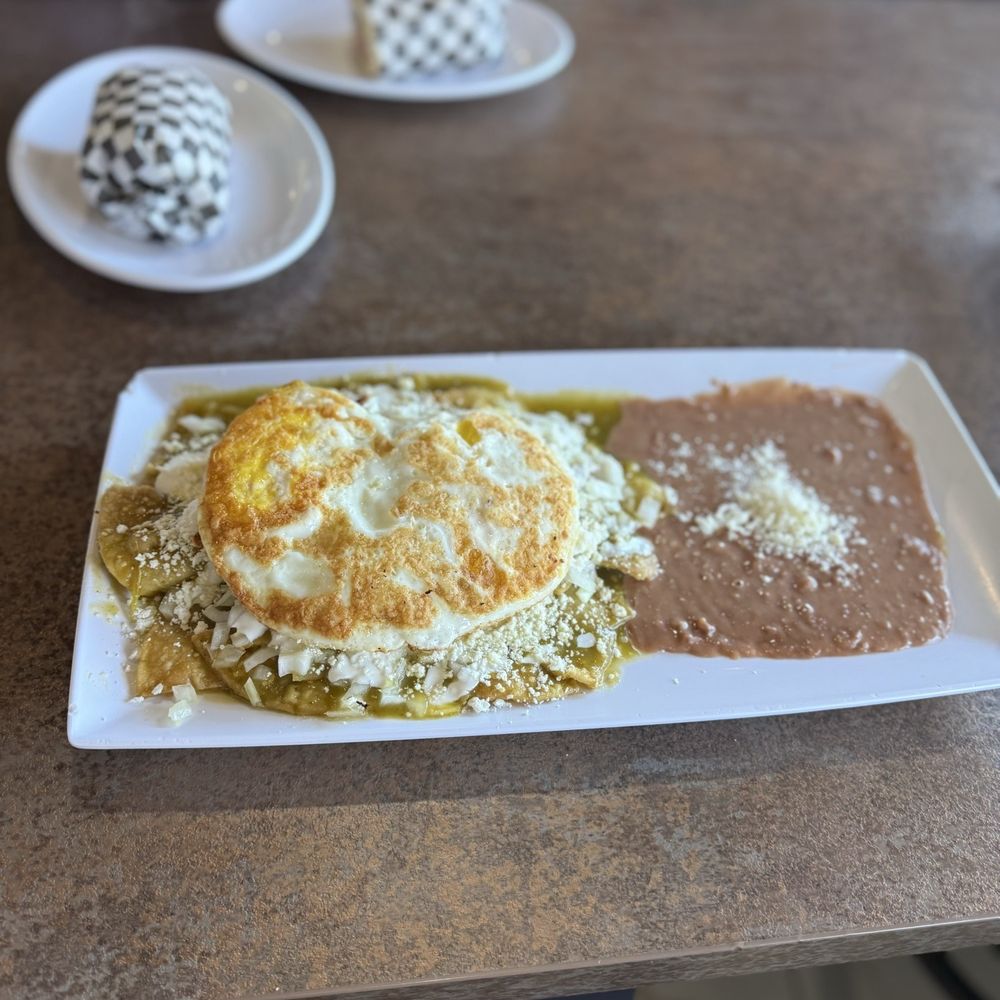 Chilaquiles Con Huevos Chilaquiles Con Huevos