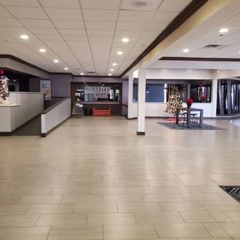 Four Points by Sheraton Manhattan - Hotels Near Me - Manhattan, Kansas