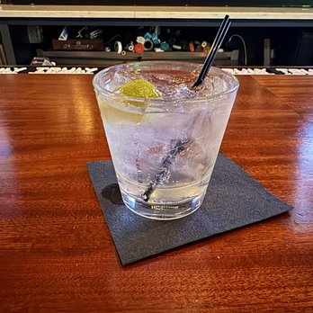 4th Wall Restaurant & Bar - Tito seltzer lime - Pubs Near Me - Boston, Massachusetts 4th Wall Restaurant & Bar - Tito seltzer lime - Pubs Near Me - Boston, Massachusetts
