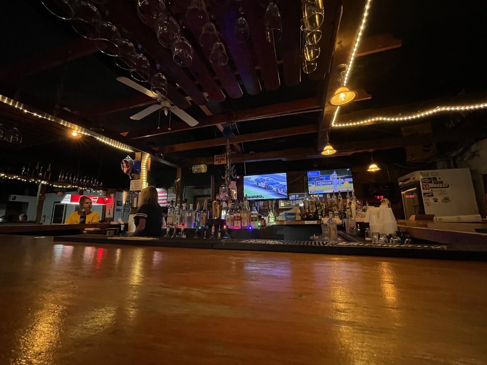 ISLAND SPORTS BAR & GRILL Updated May 2024 348 Johnny Mercer Blvd