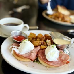 Eggs Bennedict