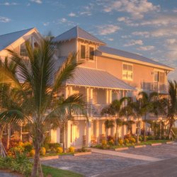 Mainsail Beach Inn