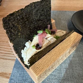 Yonsei Handrolls - Seared Albacore, black garlic aioli - Sushi Bars Near Me - Albany, California Yonsei Handrolls - Seared Albacore, black garlic aioli - Sushi Bars Near Me - Albany, California