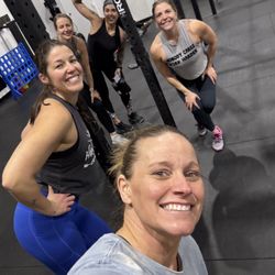 Notch 8 Athletics - Love lifting with friends