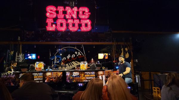 PETE'S DUELING PIANO BAR by null