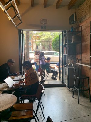 Qūentin Café by null