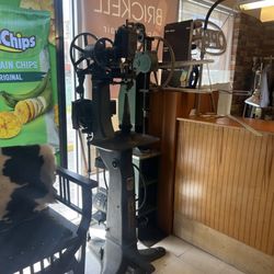 Art of Sole Shoe Repair & Alterations of Brickell - Inside