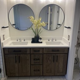Countertop and cabinet Countertop and cabinet