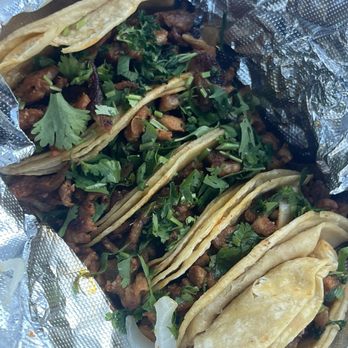 Tacos Los Quincitos - Mini Al Pastor Street Tacos - Food Trucks Near Me - Bandera, Texas