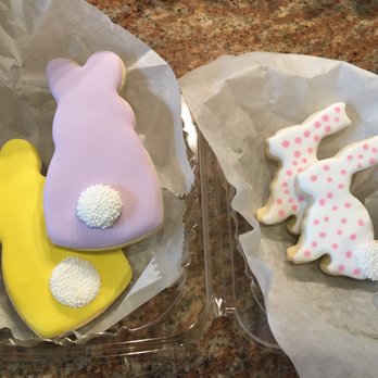 Buffalo Cake Pops - Omg, cute bunnies! #cookielove - Bakeries Near Me - Buffalo, New York