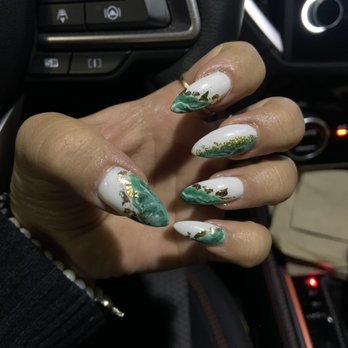 702 Nail Lounge - Nail Salons Near Me - Henderson, Nevada