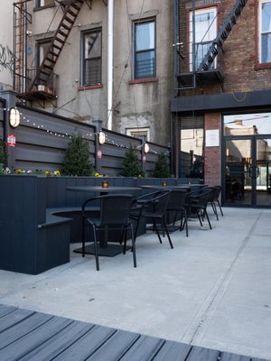 Bunton’s World Famous by null