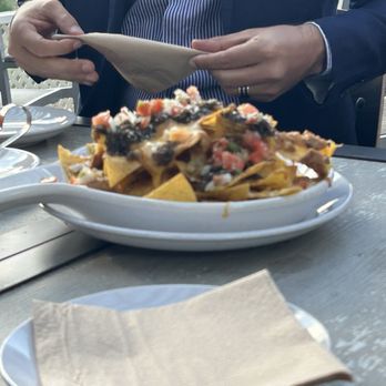 Canyon Lakes - Nachos - Breweries Near Me - San Ramon, California