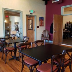Roselawn Bistro - Dining area