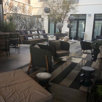 Kimpton La Peer Hotel - Bar and lounge area - Hotels Near Me - West Hollywood, California