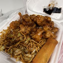Bamboo House - Garlic chicken combo is phenomenal. Noodles were perfect and full of chicken and veggies.