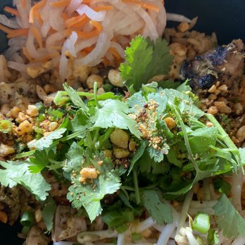 Lone Wolf Banh Mi - chicken pesto rice bowl with thai chili aioli - Vietnamese Near Me - Tulsa, Oklahoma Lone Wolf Banh Mi - chicken pesto rice bowl with thai chili aioli - Vietnamese Near Me - Tulsa, Oklahoma
