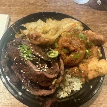 Hawaiian Style BBQ - BBQ bowl with teriyaki steak and garlic chicken. - Hawaiian Near Me - Augusta, Georgia Hawaiian Style BBQ - BBQ bowl with teriyaki steak and garlic chicken. - Hawaiian Near Me - Augusta, Georgia