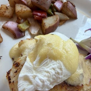 Brigantine - Portside Pier - Crab cake Benedict - Seafood Near Me - San Diego, California