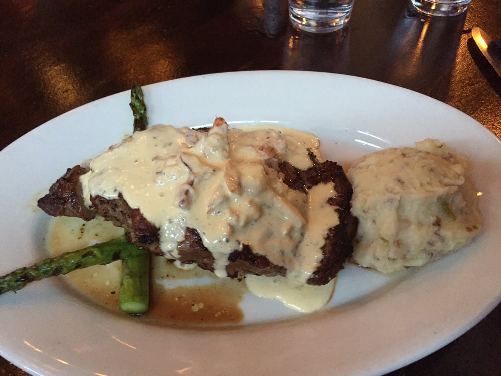 Carvers Steaks & Seafood