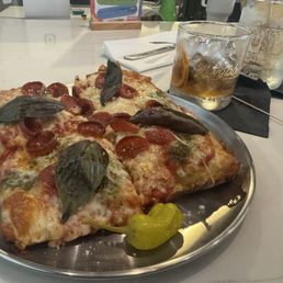 Regular pan pizza, old-fashioned Regular pan pizza, old-fashioned