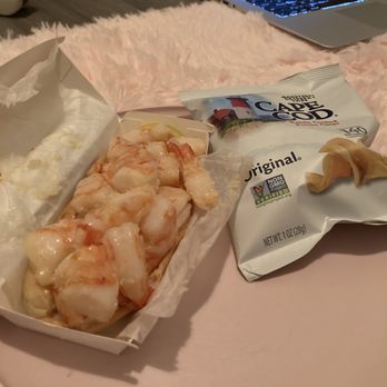 La La Lobster - La La Shrimp Roll and Chips - Seafood Near Me - Yardley, Pennsylvania