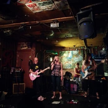 Blue Moon Tavern - The Ram Rams at the Blue Moon Tavern - Dive Bars Near Me - Seattle, Washington
