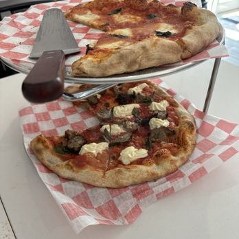 Capo Pazzo - 12" Margherita & 12" Nonna AMAZING - Pizza Near Me - Sarasota, Florida Capo Pazzo - 12" Margherita & 12" Nonna AMAZING - Pizza Near Me - Sarasota, Florida