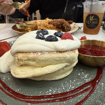 Kinaree Eatery - Souffle Pancakes - Breakfast & Brunch Near Me - Irvine, California Kinaree Eatery - Souffle Pancakes - Breakfast & Brunch Near Me - Irvine, California