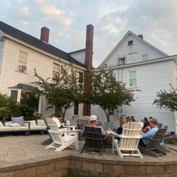 The 1785 Inn - Fire pit