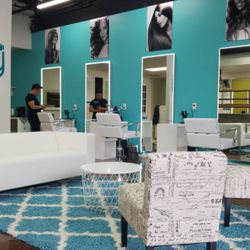 iDry Blowout Bar - Waiting area