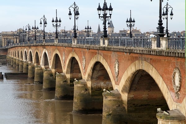 Pont de Pierre by null