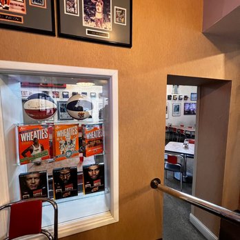 Mozzi's Pizza - the inside of a restaurant - Pizza Near Me - Greenfield, Indiana