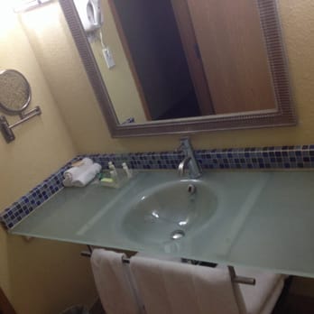 Holiday Inn Houma - Unique bathroom - Hotels Near Me - Houma, Louisiana Holiday Inn Houma - Unique bathroom - Hotels Near Me - Houma, Louisiana