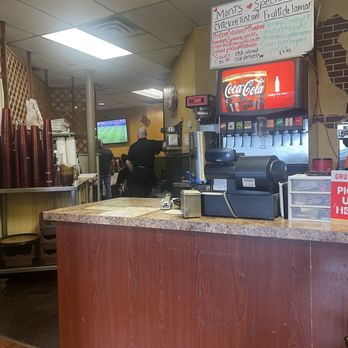 Moni's Pasta & Pizza - Counter with Dave - Italian Near Me - Glenn Heights, Texas