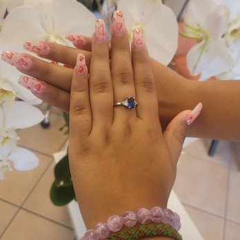 Fellini Nail Studio - Nail Salons Near Me - Santa Clara, California