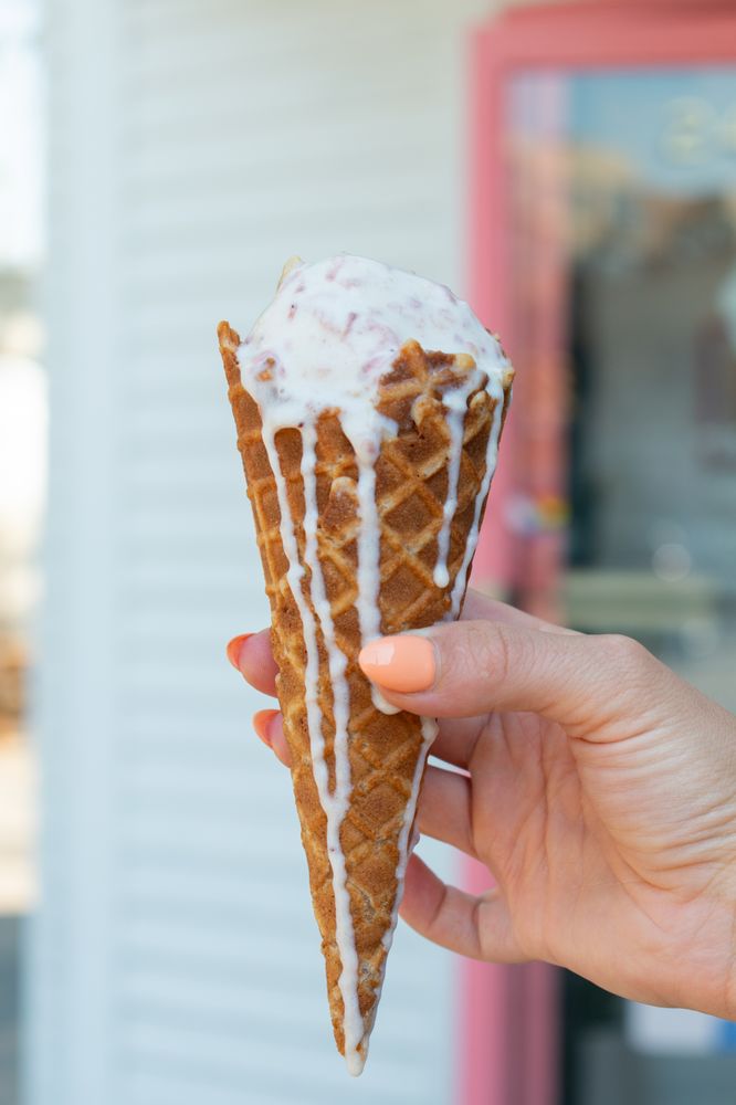 ICE CREAM SOCIAL 53 Photos & 44 Reviews 2421 University Ave