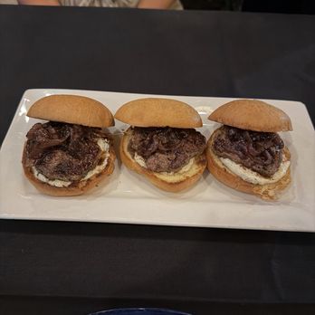 Blue Jackets Gastropub - Lamb sliders - Wine Bars Near Me - Orlando, Florida