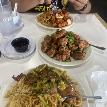 Silver Garden - Beef & Broccoli ; sweet & sour pork ; Salt & Pepper spare ribs - Chinese Near Me - Sacramento, California Silver Garden - Beef & Broccoli ; sweet & sour pork ; Salt & Pepper spare ribs - Chinese Near Me - Sacramento, California