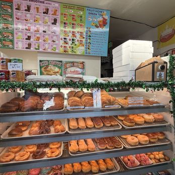 Queen's Donut - Donuts Near Me - Lawndale, California Queen's Donut - Donuts Near Me - Lawndale, California