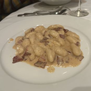 Piccolo Paradiso - Custom Pasta. Gnocchi (best I ever had), lemon cream sauce, with bacon - Italian Near Me - Beverly Hills, California