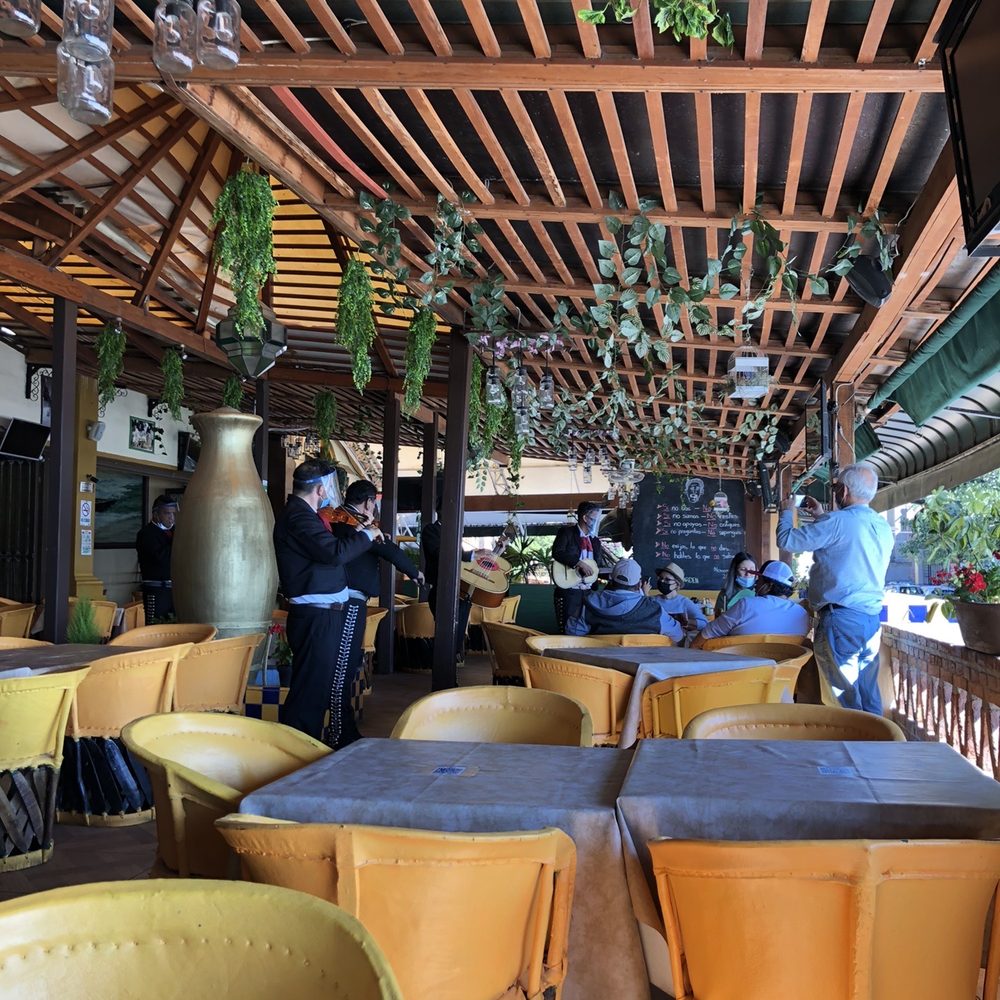Beer Garden Chapala - Mariachi - Seafood Near Me - Chapala, JAL Beer Garden Chapala - Mariachi - Seafood Near Me - Chapala, JAL