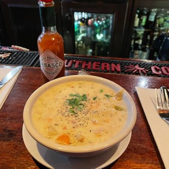 Patterson's Pub - Chowder - American Near Me - Mendocino, California