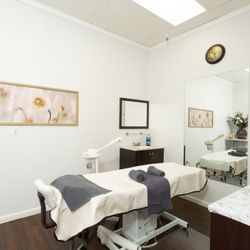 PT Salon - Pleasanton - Facial Room 1